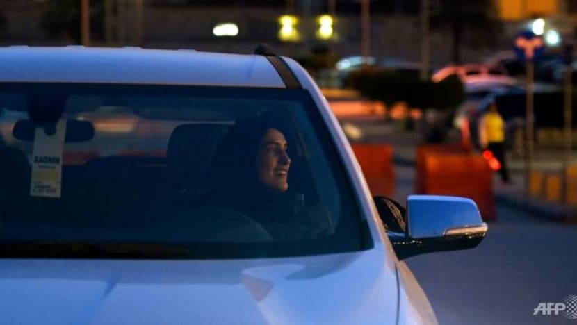 10 wanita Arab Saudi cipta sejarah, dapat lesen memandu