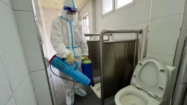 北京一确诊者三次上公厕 导致近40人感染