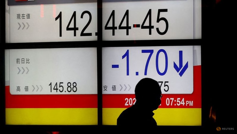 Bonds lead losses as rate hikes hit; yen in focus Bonds lead losses as rate hikes hit; yen in focus