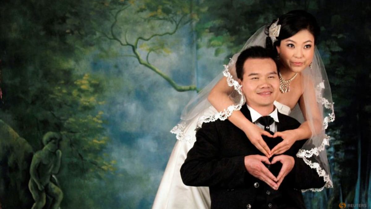 Marriage rates in China rise for first time in nine years