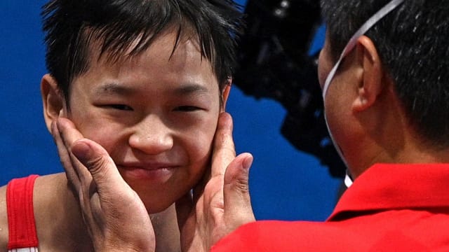 中国14岁小将全红婵 10米跳台跳水夺金时刻