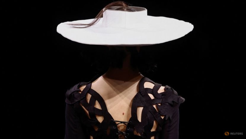 Veteran designer Yamamoto dazzles with his unconventional style at Paris Fashion Week Veteran designer Yamamoto dazzles with his unconventional style at Paris Fashion Week