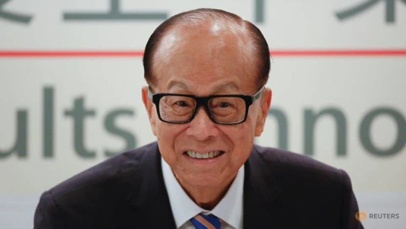 Hong Kong tycoon Li Ka-shing urges love, not violence, in first protest comments Hong Kong tycoon Li Ka-shing urges love, not violence, in first protest comments