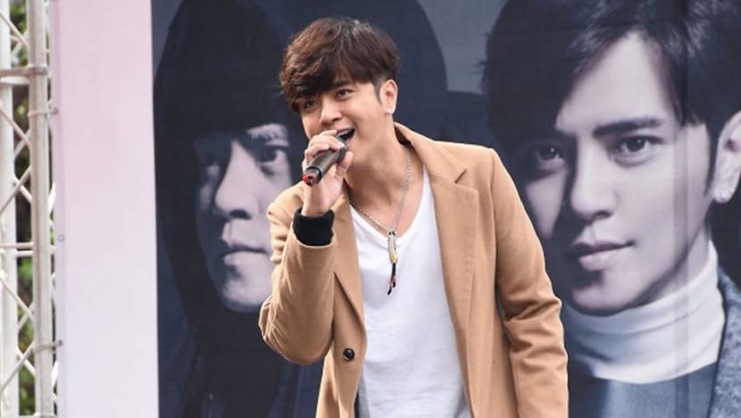 Show Luo lambasted for declaring himself ‘Chinese’