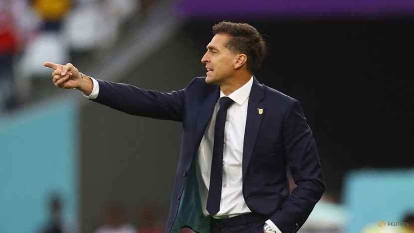 Uruguay's Alonso expecting nail-biting finale in World Cup group Uruguay's Alonso expecting nail-biting finale in World Cup group