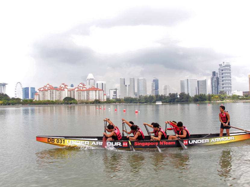 Singapore women’s national dragon boat team training at Kallang Basin. Photo: Low Wei Xin