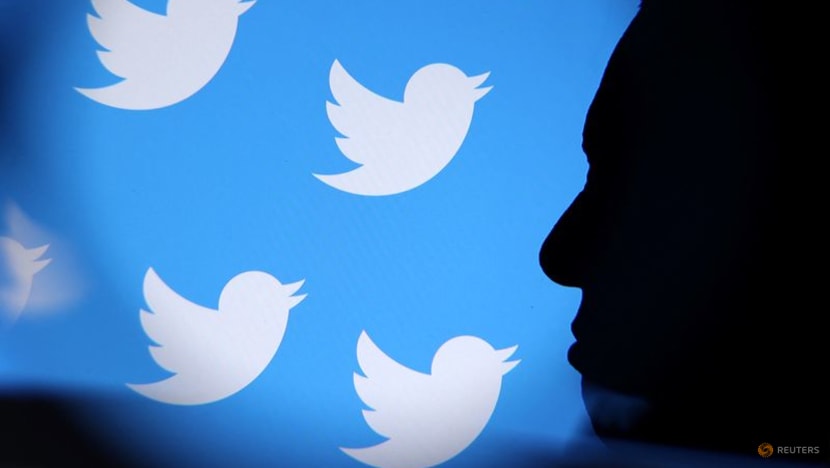 Explainer-Will Twitter layoffs violate US law? Explainer-Will Twitter layoffs violate US law?