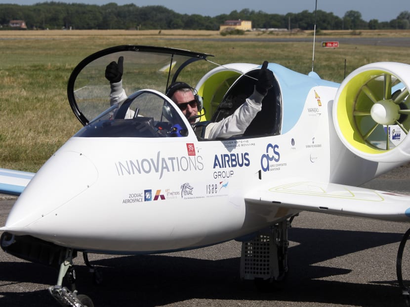 First electric planes fly over English Channel