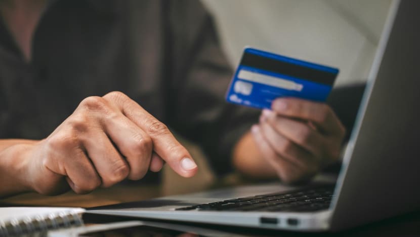 240208 online shopping adobe