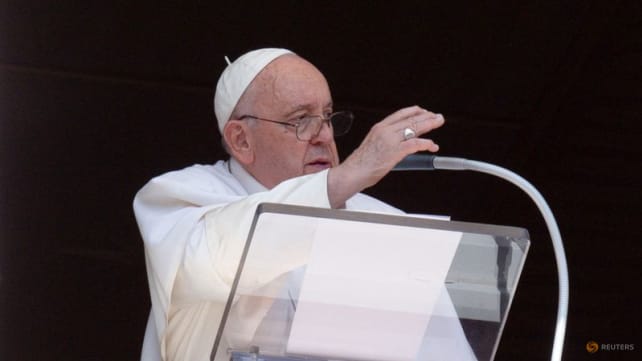 Pope Francis, condemning body shaming, uses personal example from boyhood