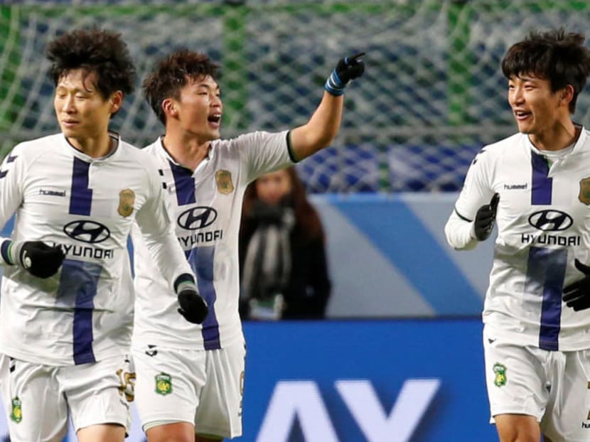 In September 2016, K-League leaders Jeonbuk were docked nine points and fined S$118,092 after one of their scouts was convicted of bribing referees during the 2013 season. Photo: Reuters