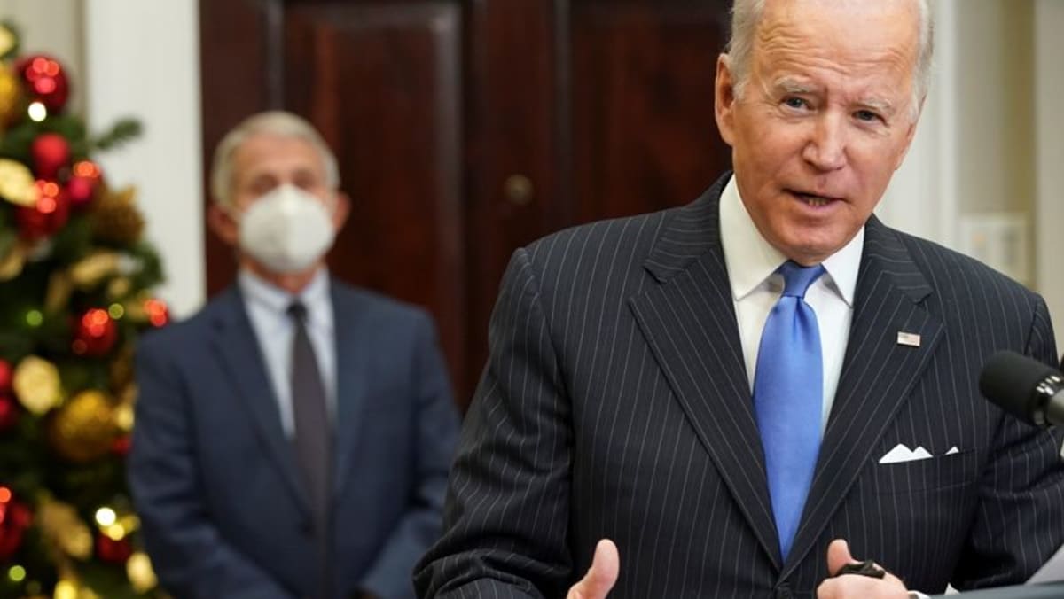 Biden memperingatkan terhadap kepanikan Omicron, berjanji tidak akan melakukan penguncian baru
