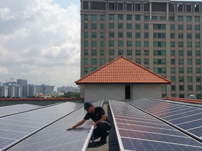Bugis Junction Installs 1 000sqm Of Solar Panels Today