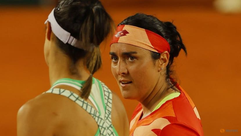 Jabeur overcomes slow start to reach French Open fourth round