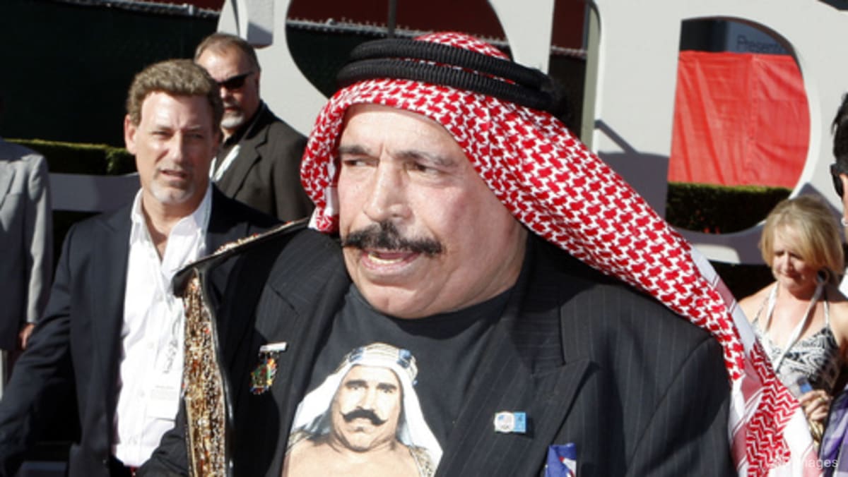 Iron Sheik, mantan penjahat pro-gulat dan tokoh Twitter, meninggal pada usia 81 tahun