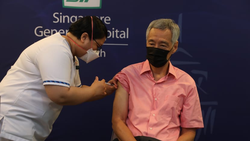 PM Lee receives COVID-19 vaccine booster shot PM Lee receives COVID-19 vaccine booster shot