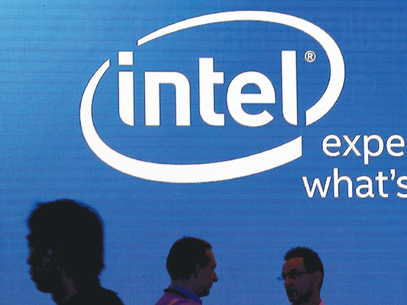 The author says that to better understand how global trade has propelled technological advancement it is instructive to go back to 1965, when Intel co-founder Gordon Moore made a bold prediction about the exponential growth of computing power amidst a decrease in relative cost. The author says that to better understand how global trade has propelled technological advancement it is instructive to go back to 1965, when Intel co-founder Gordon Moore made a bold prediction about the exponential growth of computing power amidst a decrease in relative cost.