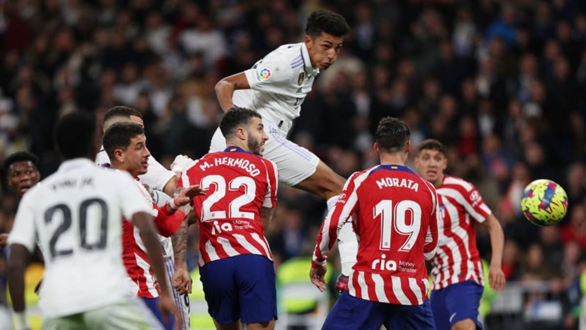 Sepuluh pemain Atletico menahan imbang Real Madrid 1-1