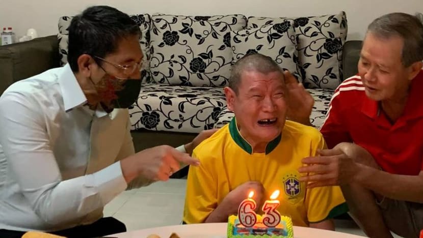 Dr Maliki buat kejutan sempena sambutan hari lahir penduduk warga emas Siglap Dr Maliki buat kejutan sempena sambutan hari lahir penduduk warga emas Siglap
