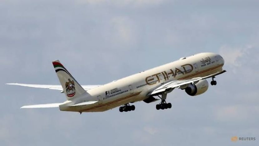 Pesawat Etihad Airways berpatah balik ke Abu Dhabi akibat masalah enjin