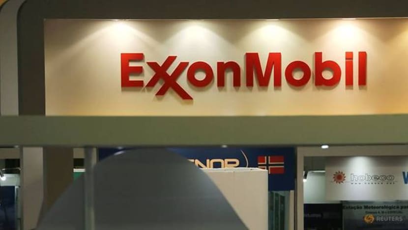 Exxon Mobil intai pelaburan berbilion dolar di loji penapisan S'pura Exxon Mobil intai pelaburan berbilion dolar di loji penapisan S'pura