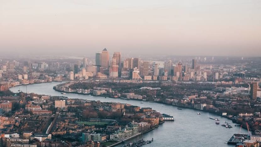 Which city are the super-rich flocking to buy homes in? Hint: It's not Singapore Which city are the super-rich flocking to buy homes in? Hint: It's not Singapore