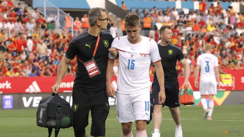 Tiền vệ người Séc Sadilek bỏ lỡ Euro vì chấn thương nặng