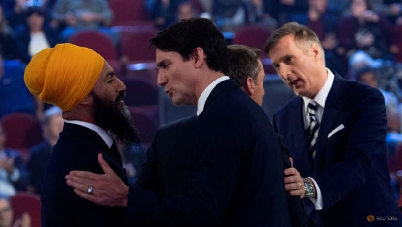 Canada's Trudeau strikes surprise deal to keep power until 2025 Canada's Trudeau strikes surprise deal to keep power until 2025