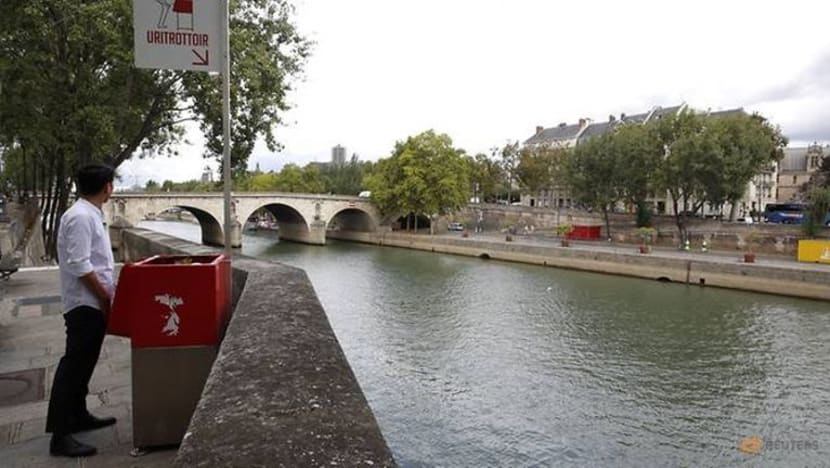 Sanggup buang air di tong ini? Tandas ini cetuskan kemarahan penduduk Paris