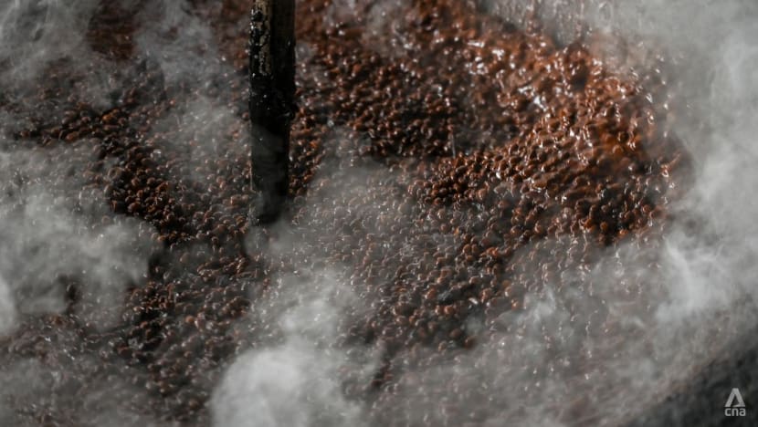 'Sukar pada mulanya': Kilang biji kopi kaedah tradisional di Klang ini masih utuh beroperasi sejak 1959 10 FDZ 3392