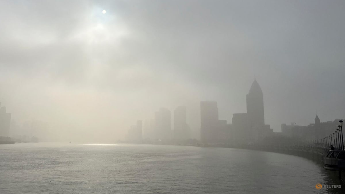Fog, haze in China as New Year travellers brace for potential disruptions Fog, haze in China as New Year travellers brace for potential disruptions