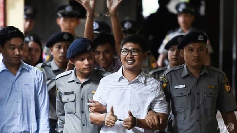 Reuters gesa agar 2 wartawannya dibebaskan