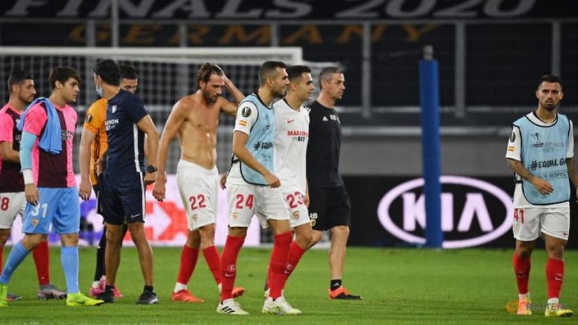 Sevilla reach Europa semis as Wolves pay for penalty miss Sevilla reach Europa semis as Wolves pay for penalty miss