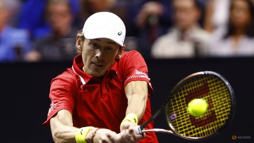 Alcaraz makes winning start in Paris, De Minaur stuns Medvedev Alcaraz makes winning start in Paris, De Minaur stuns Medvedev