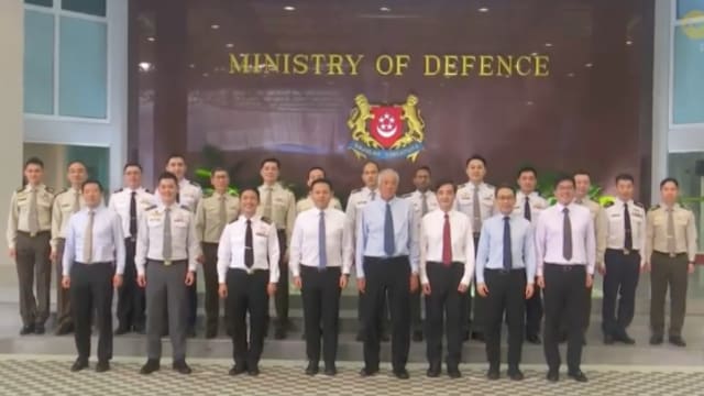 今年将近1200名国防部和坡武装部队人员获得擢升