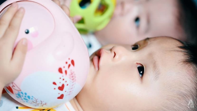Pasangan suami istri ini berduka saat si buah hati terlahir buta 