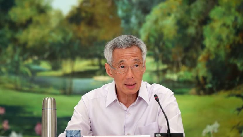 PM Lee thanks DPM Heng Swee Keat for 'selfless decision' to step aside as leader of 4G team PM Lee thanks DPM Heng Swee Keat for 'selfless decision' to step aside as leader of 4G team