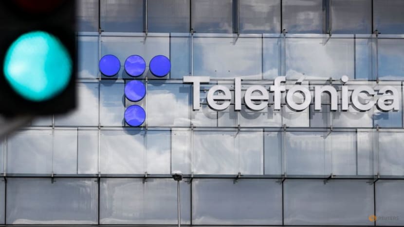 Telefonica seeks up to 4,000 voluntary redundancies by mid-2022 Telefonica seeks up to 4,000 voluntary redundancies by mid-2022