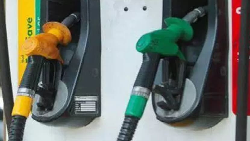 Harga petrol RON97 di M'sia naik 14 sen, petrol RON95 dan diesel kekal
