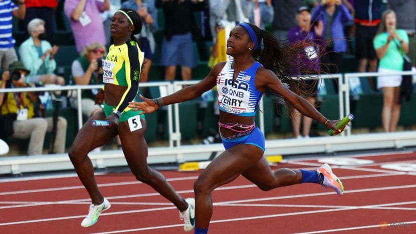 US women stun Jamaica in relays, men falter again US women stun Jamaica in relays, men falter again