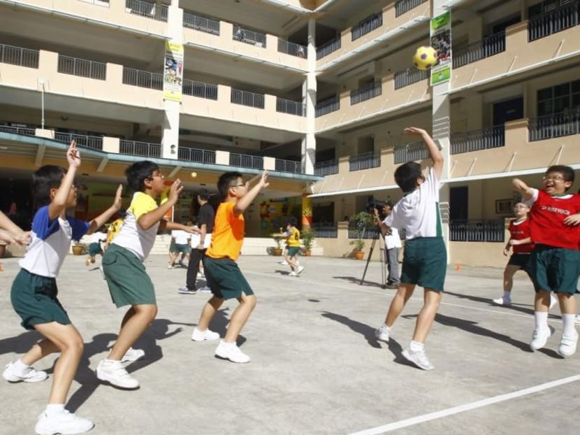 To prevent myopia, children are encouraged to spend time outdoors.