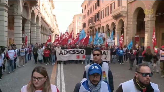意大利暴发罢工和示威 要求政府改善职场安全措施