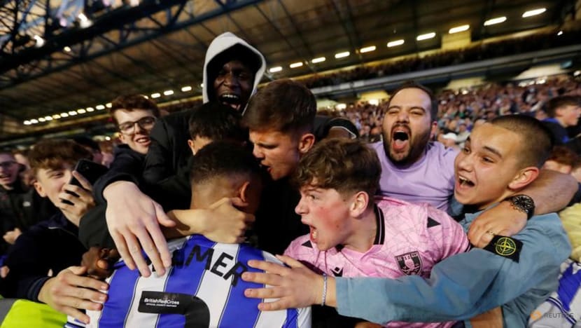 Sheffield Wednesday stage stunning comeback to reach third-tier playoff final