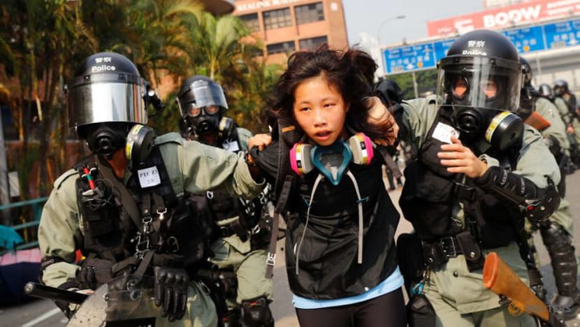 Hong Kong university protesters defy surrender warnings Hong Kong university protesters defy surrender warnings