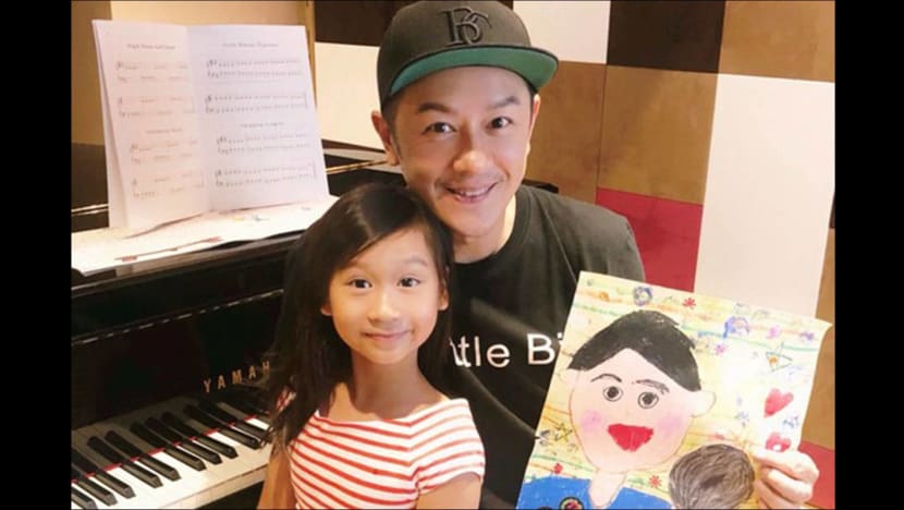 Benny Chan’s eldest daughter skips 2 grades in school Benny Chan’s eldest daughter skips 2 grades in school