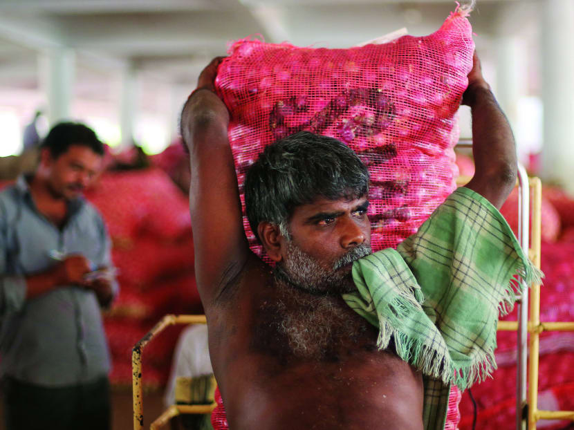 The price of onions, a vital ingredient in most Indian dishes, has more than doubled   in the past month. Onion price spikes have been a decisive factor in some previous elections. photo: AP