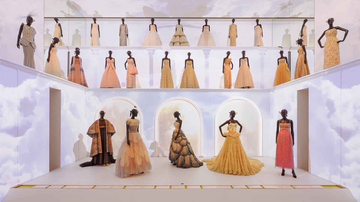 Siapa di balik transformasi Dior menjadi mega-brand?  CEO kinetik yang merangkul kekacauan