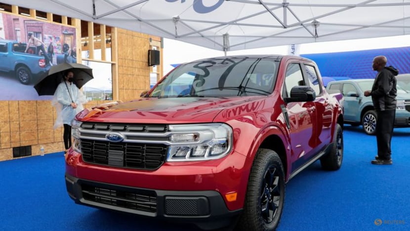 Ford to halt orders for hybrid pickup Maverick 