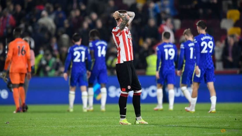 Leaders Chelsea survive late siege to beat Brentford 1-0 Leaders Chelsea survive late siege to beat Brentford 1-0