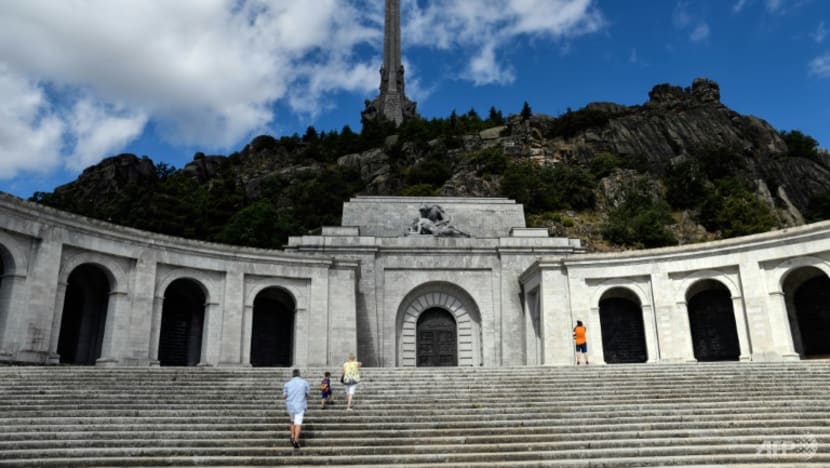 Spain begins exhuming civil war victims from Franco basilica